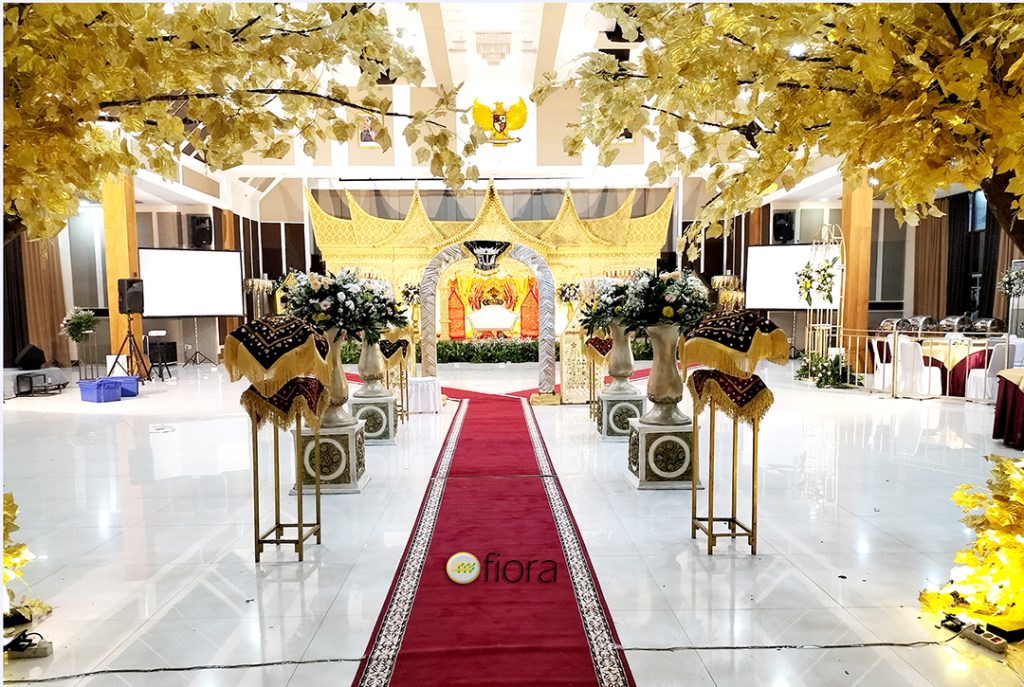 Dekorasi wedding adat minang lokasi auditorium universitas budi luhur ciledug