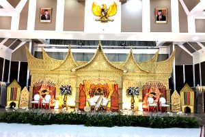 Dekorasi wedding adat minang lokasi auditorium universitas budi luhur ciledug