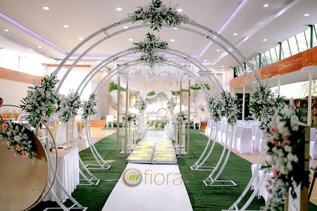 Dekorasi pernikahan saung bogania fiora wedding dekorasi wedding saung bogania dekorasi wedding kong ano - fiora wedding dekorasi weddingaula yon bekang 1 kostrad- fiora wedding dekorasi pernikahan gedung serba guna kebun raya cibinong- fiora wedding